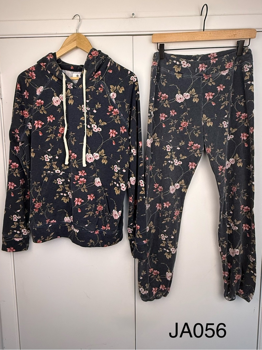 Sundry Floral Hoodie Jogger Sweatpants Set Small